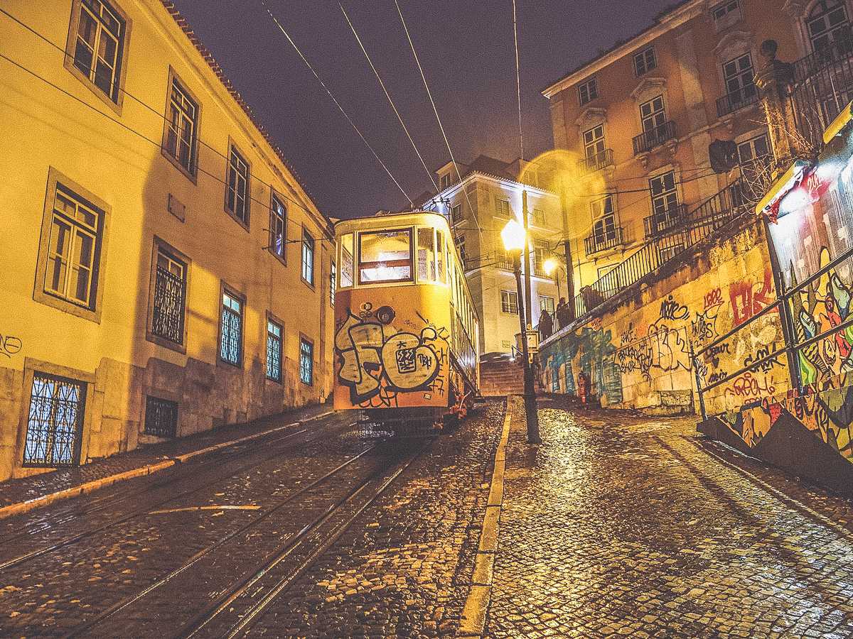 Bairro Alto - Unterwegs in die Altstadt von Lissabon